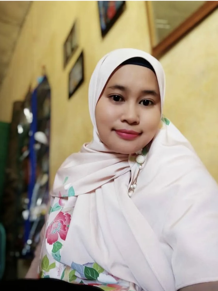 A gifted hijab worn by an intern's wife